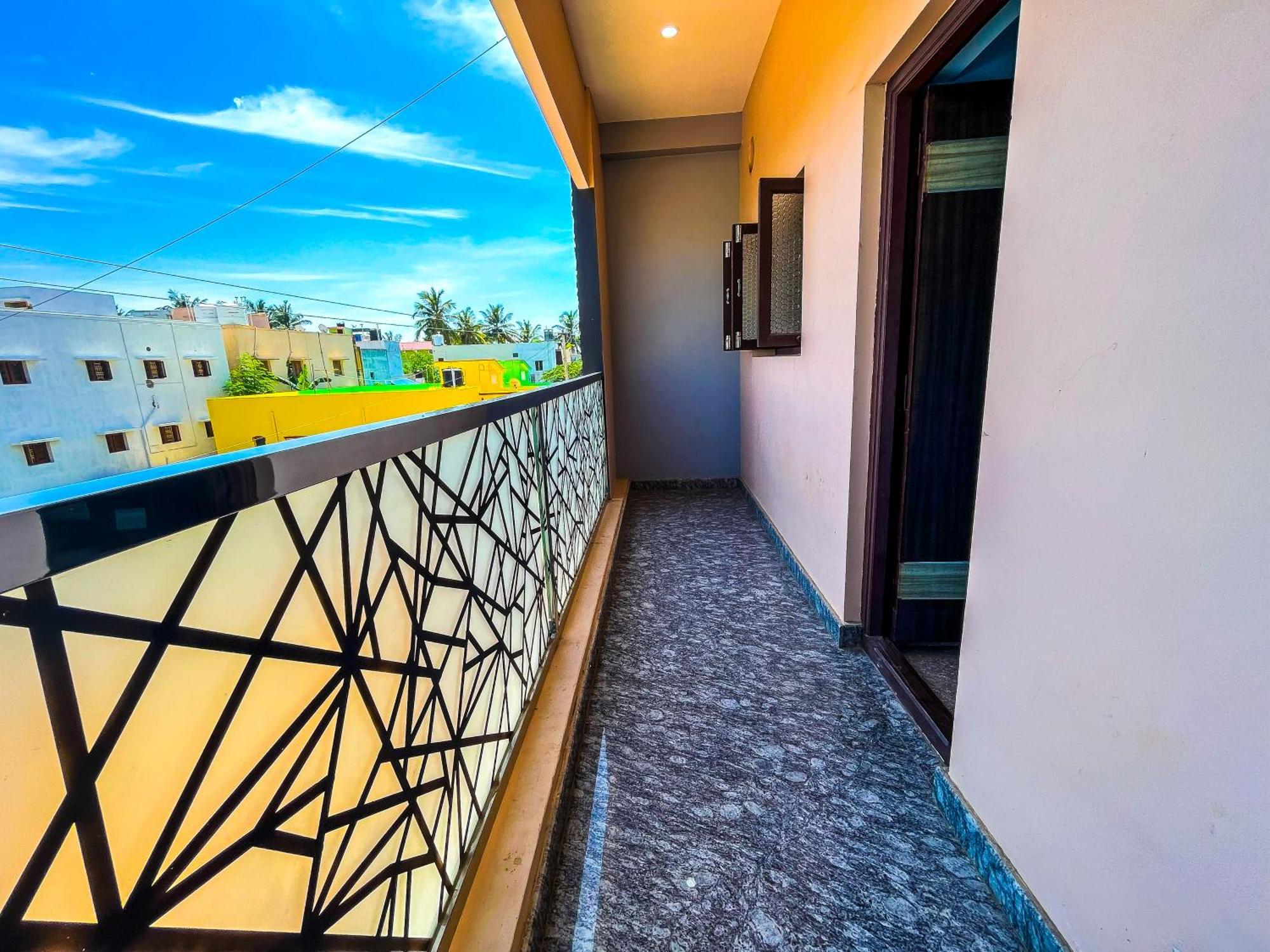 Ferienwohnung Royal Castle Residency Puducherry Exterior foto